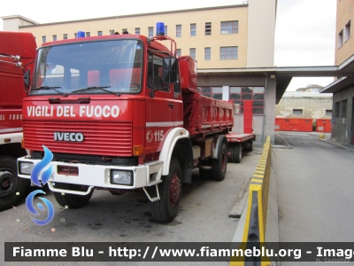 Iveco 190-26 4x4
Vigili del Fuoco
Comando Provinciale di Milano
VF 15936
Parole chiave: Iveco 190-26_4x4 VF15936