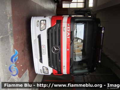 Mercedes-Benz Actros 1841 II serie
Vigili del Fuoco
Comando Provinciale di Milano
AutoPompaSerbatoio allestimento Bai
VF 24495
Parole chiave: Mercedes-Benz Actros_1841_IIserie VF24495