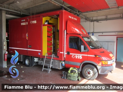 Iveco Daily III serie
Vigili del Fuoco
Comando Provinciale di Pordenone
Nucleo NBCR
Parole chiave: Iveco Daily_IIIserie Raduno_ANVVF_FVG_2012