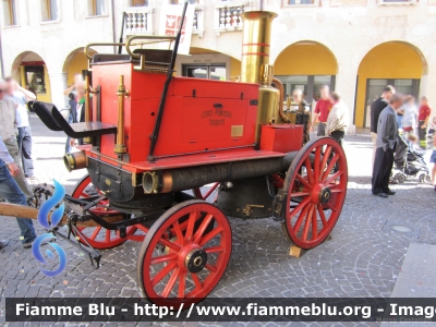 Pompa a vapore Merry Weather
Civici Pompieri Trieste
Carro storico
Parole chiave: Merry-Weather Raduno_ANVVF_FVG_2012