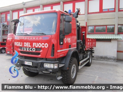 Iveco EuroCargo 150E28 4x4 III serie
Vigili del Fuoco
Comando Provinciale di Pordenone
Colonna Mobile Regionale
Autocarro con gru PM allestimento Iveco-Magirus
VF 26685
Parole chiave: Iveco EuroCargo_150E28_4x4_IIIserie VF26685 Raduno_ANVVF_FVG_2012