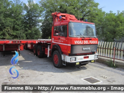 Iveco 330-35
Vigili del Fuoco
Comando Provinciale di Pordenone
VF 15557
Parole chiave: Iveco 330-35 VF15557 Raduno_ANVVF_FVG_2012