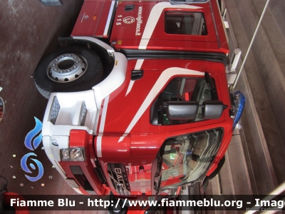 Volvo FL 280 III serie
Vigili del Fuoco
Comando Provinciale di Pordenone
AutoPompaSerbatoio allestimento Bai
VF 25680
Parole chiave: Volvo FL_280_IIIserie VF25680 Raduno_ANVVF_FVG_2012