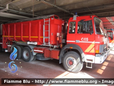 Iveco 330-26
Vigili del Fuoco
Comando Provinciale di Pordenone
VF 17297
Parole chiave: Iveco 330-26 VF17297 Raduno_ANVVF_FVG_2012