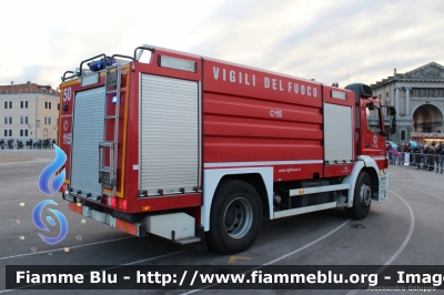 Mercedes-Benz Atego 1828 I serie
Vigili del Fuoco
Comando Provinciale di Padova
AutoBottePompa allestimento BAI
VF 22459
Parole chiave: Mercedes-Benz Atego_1828_Iserie VF22459 Befana_Vigili_del_Fuoco_2015