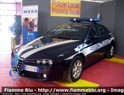 Alfa Romeo 159
Consorzio Polizia Locale Nordest Vicentino
Comando di Thiene ( VI )
Autovettura in esposizione al Meeting di Protezione Civile "Città di Lonigo" con una livrea speciale dedicata al nuovo numero di Pronto Intervento delle Polizie Locali della Provincia di Vicenza
800 05 05 05 
Parole chiave: Alfa_Romeo_159_Consorzio_Polizia_Locale_Nordest_Vicentino