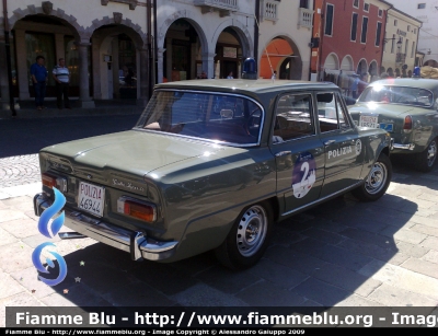 Alfa Romeo Giulia Super 1.6
Polizia di Stato
Squadra Volante
POLIZIA 46944
Car&Golf 2009 
8°Trofeo Città di Padova
Parole chiave: Alfa_Romeo_Giulia_Squadra_Volante