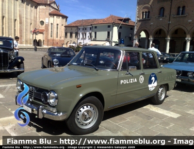 Alfa Romeo Giulia Super 1.6
Polizia di Stato
Squadra Volante
POLIZIA 46944
Car&Golf 2009 
8°Trofeo Città di Padova
Parole chiave: Alfa_Romeo_Giulia_Squadra_Volante