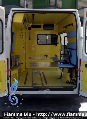 Fiat Ducato III serie
Azienda Ospedaliera di Padova
Policlinico Universitario
Servizio Trasporto Malati
Allestimento MAF
- particolare interni -
Parole chiave: Fiat Ducato_IIIserie Azienda_Ospedaliera_Padova