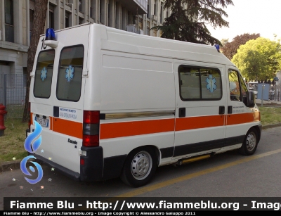 Fiat Ducato II serie
Azienda Ospedaliera di Padova
Policlinico Universitario
Servizio Trasporto Malati
Allestimento MAF
Parole chiave: Fiat Ducato_IIserie Azienda_Ospedaliera_Padova