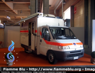 Fiat Ducato II serie
Volontari Protezione Civile
Bolzano
Gruppo Operatori Emergenza Radio
Freiwillige des Zivilschutzes
Bozen
Funknotruf - Gruppe
Parole chiave: Fiat Ducato_IIserie Civil_Protect_2011