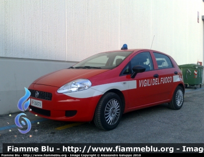 Fiat Grande Punto
Vigili del Fuoco
Comando Provinciale di Verona
Autovettura unica con lampeggiante tipo GDO fisso
VF 24673
Parole chiave: Fiat_Grande_Punto Vigili_del_Fuoco_Verona