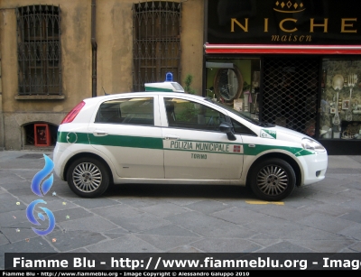 Fiat Grande Punto
Polizia Municipale Torino
Versione con cupolino Sirena
Parole chiave: Fiat Grande_Punto Polizia_Municipale Torino