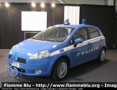 Fiat Grande Punto
Polizia di Stato
Polizia delle Comunicazioni
In esposizione presso la Fiera Campionaria di Padova del 2007
POLIZIA F7678
Parole chiave: Fiat Grande Punto