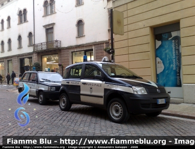 Fiat Nuova Panda 4x4
Corpo Polizia Municipale di Trento - Monte Bondone
Parole chiave: Fiat Nuova_Panda_4x4 PM_Trento