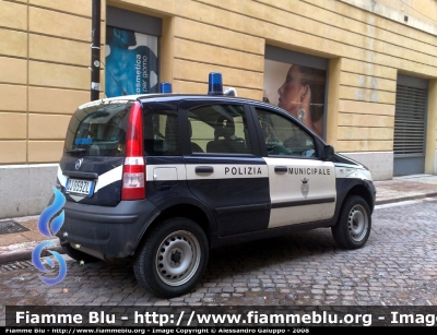 Fiat Nuova Panda 4x4
Corpo Polizia Municipale di Trento - Monte Bondone
Parole chiave: Fiat_Nuova_Panda_4x4_Polizia_Municipale_Trento