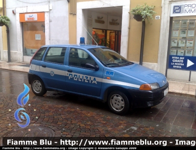 Fiat Punto I Serie
Polizia di Stato
Compartimento Polizia Postale Trentino-Alto Adige
- Trento -
POLIZIA D3414
Munita di vecchio logo Polizia Postale
Parole chiave: Fiat_Punto_I_serie_Polizia_delle_Comunicazioni