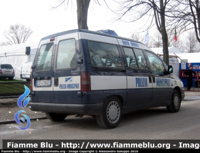 Fiat Scudo I serie
Polizia Municipale 
Lonigo ( VI )
Unità Mobile
Parole chiave: Fiat_Scudo_Polizia_Locale_Lonigo