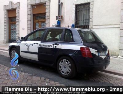 Fiat Stilo II serie
Corpo Polizia Municipale di Trento - Monte Bondone
Equipaggiata con sistema Lojack
Parole chiave: Fiat Stilo_IIserie PM_Trento