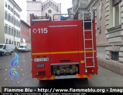 Iveco EuroCargo 120E23 I serie
Vigili del fuoco
Corpo Permanente di Trento
Allestimento Iveco Magirus
VF F25 TN
Parole chiave: Iveco EuroCargo_120E23_Iserie VVF_Trento VFF25TN