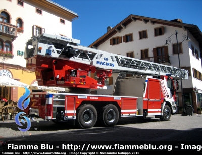 Iveco Trakker AD260T36 II serie
Autoscala Iveco-Magirus
M 60 L (60 metri)
in esposizione al I Raduno Nazionale dei Vigili del Fuoco a Cortina d'Ampezzo (BL)
Parole chiave: Iveco Trakker_AD260T36_IIserie Raduno_Nazionale_VVF_2010