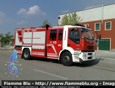 Iveco Stralis AF190S40 I serie
Vigili del Fuoco
Comando Provinciale di Vicenza
AutoPompaSerbatoio allestimento Iveco-Magirus
VF 23689
Parole chiave: Iveco Stralis_AF190S40_Iserie VF23689