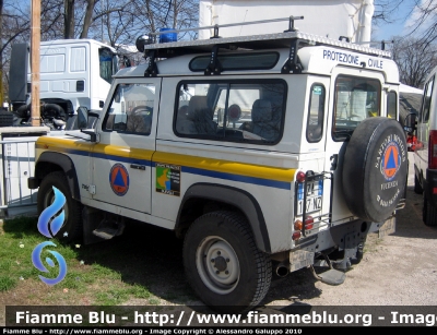 Land Rover Defender 90
Protezione Civile
Gruppo Valdastico 
Dueville ( VI )
Parole chiave: Land_Rover Defender_90 Protezione_Civile Gruppo_Comunale_Dueville XI_Meeting_PC_Lonigo_VI