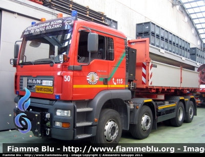 Man TGA 35.530
Vigili del Fuoco
Corpo Permanente di Bolzano
Berufsfeuerwehr Bozen
Autocarro con impianto scarrabile TAM e cassone Ellermann
VF 050 BZ
Parole chiave: Man TGA_35.530 VF050BZ