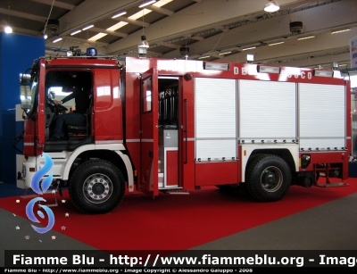 Mercedes-Benz Actros 1832 II serie
Vigili del Fuoco
Comando Provinciale di Firenze
Distaccamento di Firenze Ovest "Indiano"
AutoPompaSerbatoio bimodale (strada-rotaia)
VF 24125
In esposizione al REAS 2008
Parole chiave: Mercedes-Benz Actros_1832_IIserie VF24125 Reas_2008