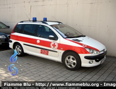 Peugeot 206 SW
Croce Rossa Italiana
Comitato Provinciale di Bolzano
Italienisches Rotes Kreuz
Komitee der Autonomen Provinz Bozen
CRI A518A
Parole chiave: Peugeot 206_SW CRIA518A Civil_Protect_2011