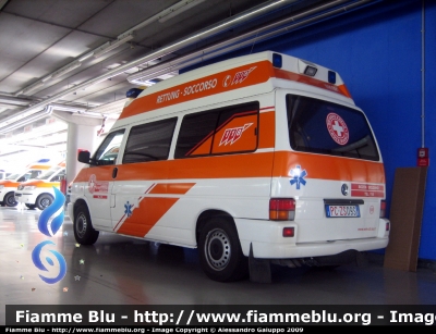 Volkswagen Transporter T4 Restyle
Weisses Kreuz Bozen
Croce Bianca Bolzano
Ambulanza da Soccorso/RTW
Allestimento Ambulanz Mobile
WK 081
PC ZS09S
Parole chiave: Vokswagen Transporter_T4 Croce_Bianca_Bolzano PCZS09S