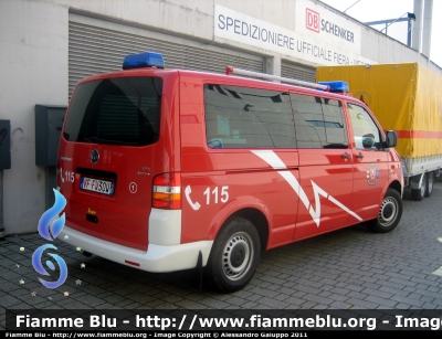 Volkswagen Transporter T5
Vigili del Fuoco Volontari
Gries - Bolzano
Freiwillige Feuerwehr
Gries - Bozen
Allestimento Ziegler
VF FW 30W
Parole chiave: Volkswagen Transporter_T5 VFFW30W Civil_Protect_2011