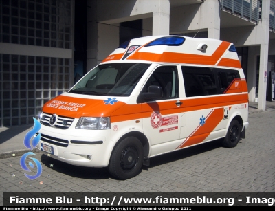 Volkswagen Transporter T5
Croce Bianca Bolzano
Weisses Kreuz Bozen
Ambulanza da Trasporto/KTW
Allestimento "Hornis Silver" di Ambulanz Mobile
WK 403
PC ZS0DC
Parole chiave: Volkswagen Transporter_T5 PCZS0DC Civil_Protect_2011