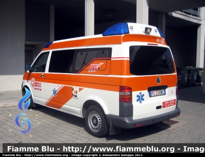 Volkswagen Transporter T5
Croce Bianca Bolzano
Weisses Kreuz Bozen
Ambulanza da Trasporto/KTW
Allestimento "Hornis M" di Ambulanz Mobile
WK 420
PC ZS0BL
Parole chiave: Volkswagen Transporter_T5 Ambulanza PCZS0BL Civil_Protect_2011