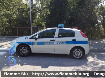 Fiat Grande Punto
Polizia Locale Trieste
POLIZIA LOCALE YA470AD
Parole chiave: Fiat Grande_Punto PoliziaLocaleYA470AD