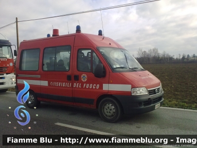 Fiat Ducato III serie
Vigili del Fuoco
Comando Provinciale di Venezia
Nucleo NBCR di Mestre
AutoFurgone/Unità di Crisi Locale allestimento Starting Veicoli Speciali
Dotato di telecamere mobili ad infrarossi e termiche, monitor,registratori,PC e trasmissione in tempo reale alla Sala Operativa del Comando
VF 21813
Parole chiave: Fiat Ducato_IIIserie VF21813