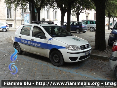 Fiat Punto III serie
Polizia Municipale Senigallia (AN)
Parole chiave: Fiat Punto_IIIserie