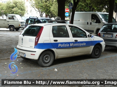 Fiat Punto III serie
Polizia Municipale Senigallia (AN)
Parole chiave: Fiat Punto_IIIserie