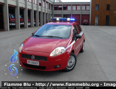 Fiat Grande Punto
Vigili del Fuoco
Parole chiave: Fiat Grande_Punto VVF Autovetture VF25027