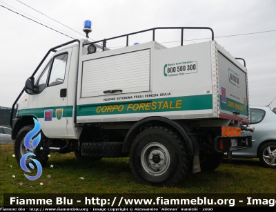 Scam SM55 4x4
Corpo Forestale Regionale del Friuli Venezia Giulia
Veicolo con stemma Protezione Civile Regionale
Parole chiave: Scam SM55_4x4