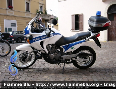 Honda Transalp II serie
Polizia Municipale San Lazzaro di Savena (BO)
Parole chiave: Honda Transalp_IIserie