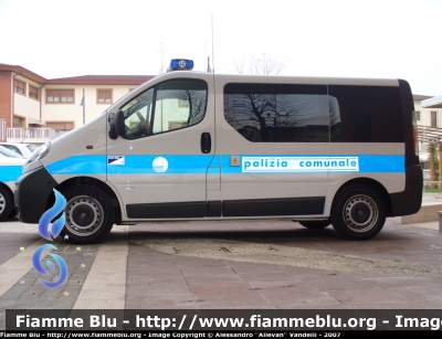 Opel Vivaro
PM Sile (Azzano Decimo 03): Livrea Polizia Comunale.
Parole chiave: Opel Vivaro PM Sile Azzano_Decimo Friuli_Venezia_Giulia