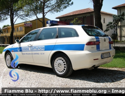 Alfa Romeo 156 Sportwagon I serie
Polizia Municipale
Bassa Friulana Occidentale S.S. 14 (UD)
Parole chiave: Alfa-Romeo 156_Sportwagon_Iserie PM_Bassa_Friulana_Occidentale