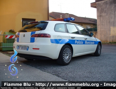 Alfa Romeo 159 Sportwagon
PM Campoformido (UD)
Dall'adozione dell'Alfa Romeo 159 la Polizia Municipale di Campoformido ha adottato una livrea differente da quella prevista dalla normativa regionale
Parole chiave: Alfa_Romeo 159_Sportwagon PM Campoformido UD Friuli_Venezia_Giulia