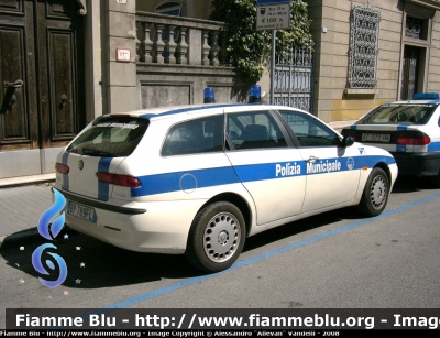 Alfa Romeo 156 Sportwagon I serie
PM Campoformido (UD)
variante recante la dicitura Polizia Municipale, la livrea è differente da quella prevista dalla normativa regionale
Parole chiave: Alfa_Romeo 156_Sportwagon_Iserie PM Campoformido UD Friuli_Venezia_Giulia