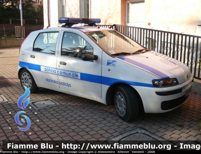 Fiat Punto II serie
PM Duino Aurisina. Livrea Polizia Comunale con traduzione in lingua slovena. 
Parole chiave: Fiat Punto_IIserie PM Duino_Aurisina Obcinska_Policija