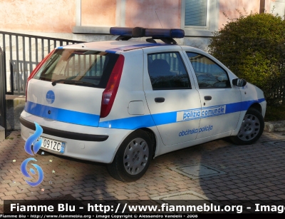 Fiat Punto II serie
PM Duino Aurisina. Livrea Polizia Comunale con traduzione in lingua slovena. 
Parole chiave: Fiat Punto_IIserie PM Duino_Aurisina Obcinska_Policija