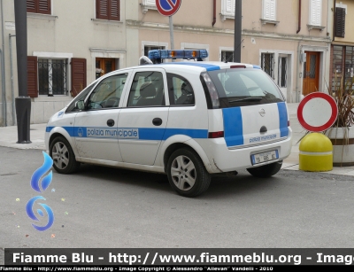 Opel Meriva II serie
Polizia Locale Gradisca d'Isonzo (GO). 
Livrea Polizia Municipale
POLIZIA LOCALE YA685AC
Parole chiave: Opel meriva polizia_locale gradisca_isonzo friuli_venezia_giulia ya685ac