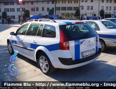 Renault Megane Grandtour II serie
La vettura mantiene la livrea iniziale applicata dall'allestitore.
Parole chiave: Renault Megane_Grandtour_IIserie Polizia_Municipale Maniago