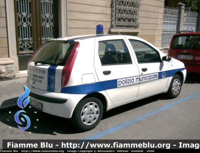 Fiat Punto II serie
Polizia Locale Monfalcone (GO)
Parole chiave: Fiat Punto_IIserie Polizia_Municipale Monfalcone